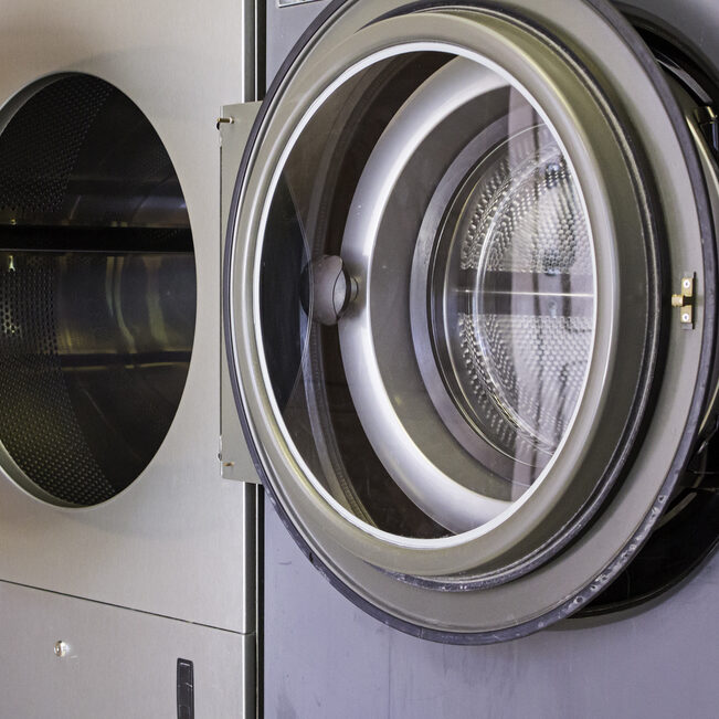 Commercial laundry services in Ontario